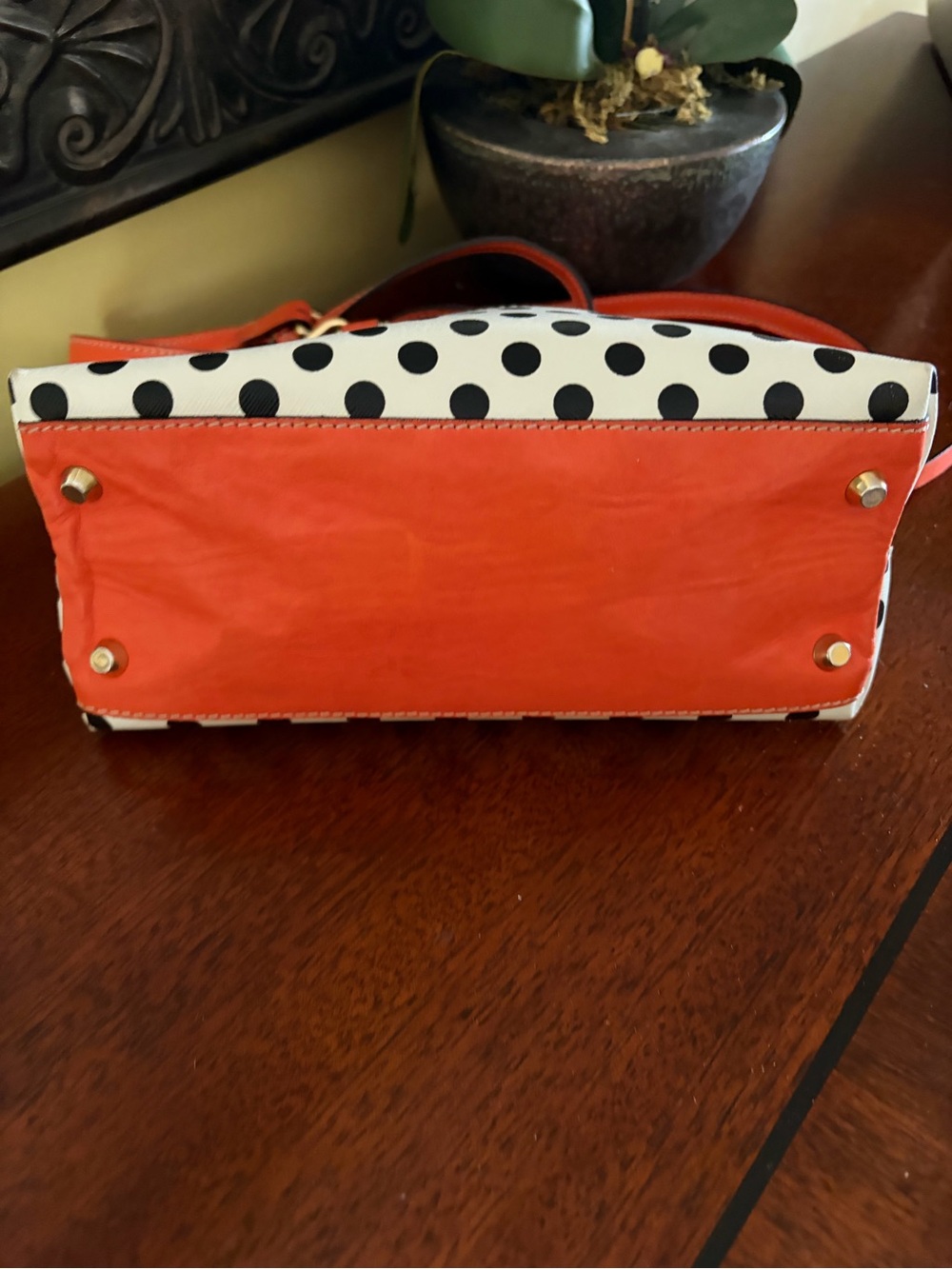 Innue Beautiful Italian Leather Coral Polka Dot Mini Crossbody Bag - Picture 3 of 6